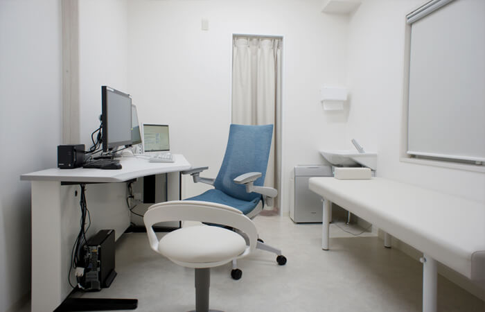 診察室 1